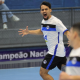 Jogador do Pinheiros comemora gol no Sul-Centro Americano de Clubes de handebol em taubaté