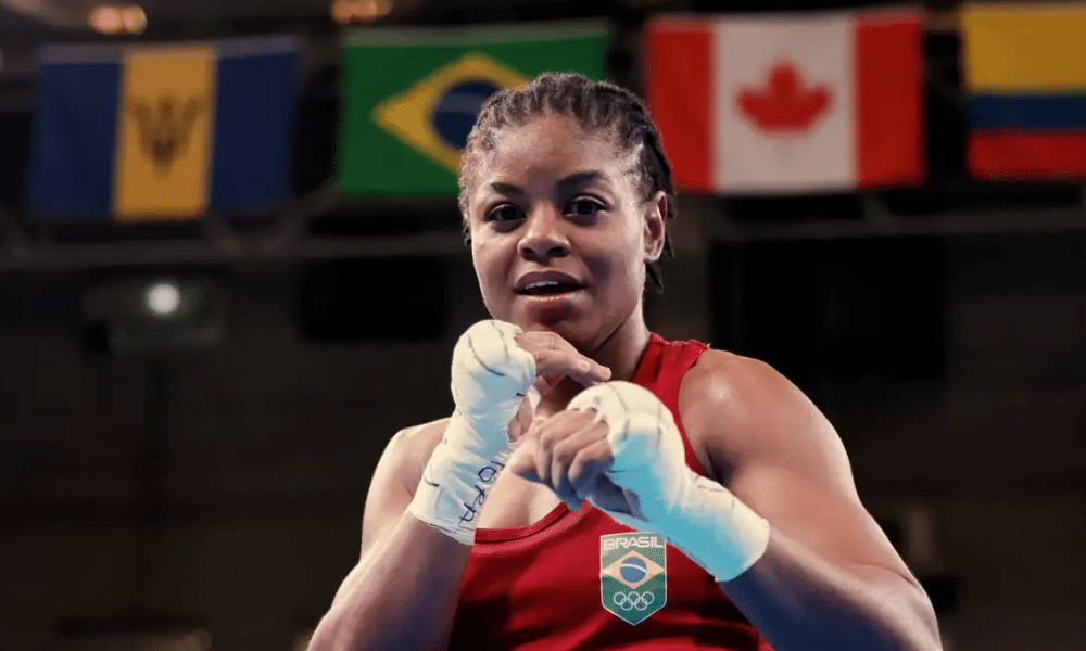 Tati Chagas no peso galo feminino mundial de Boxe