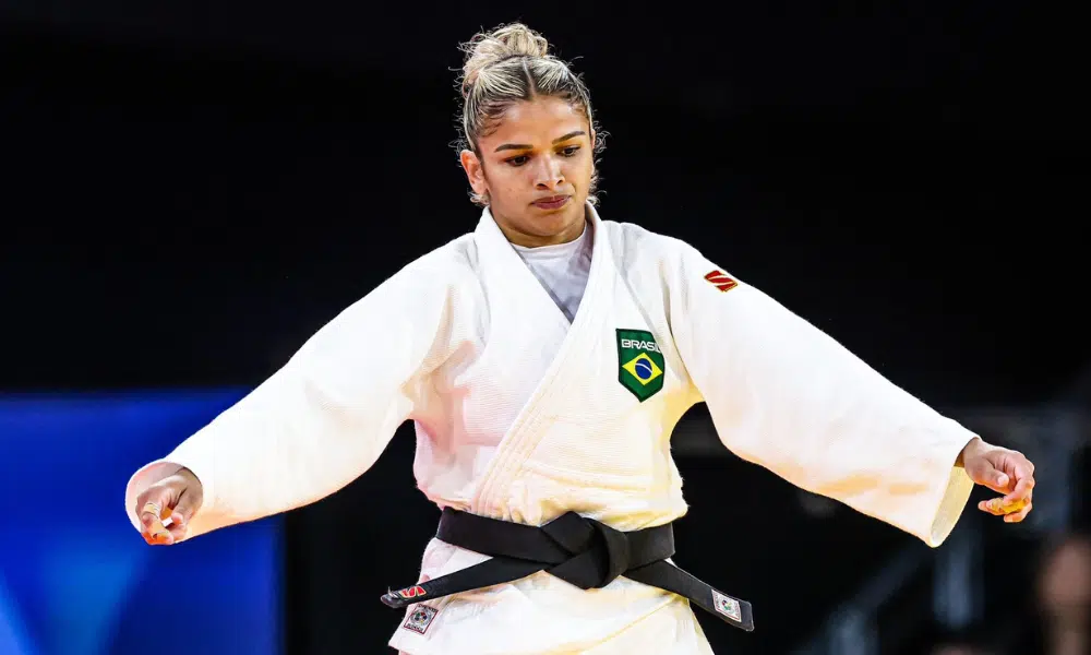 Larissa Pimenta em ação nos Jogos Olímpicos de Paris-2024 Grand Slam de Tóquio de judô