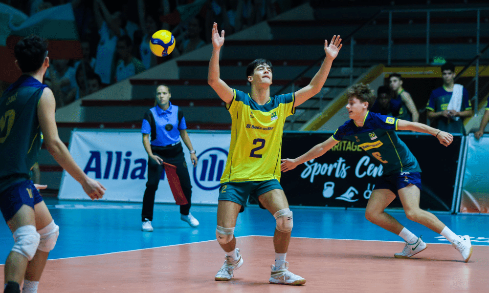 Brasil jogando contra o Irã no Mundial sub-17 de vôlei