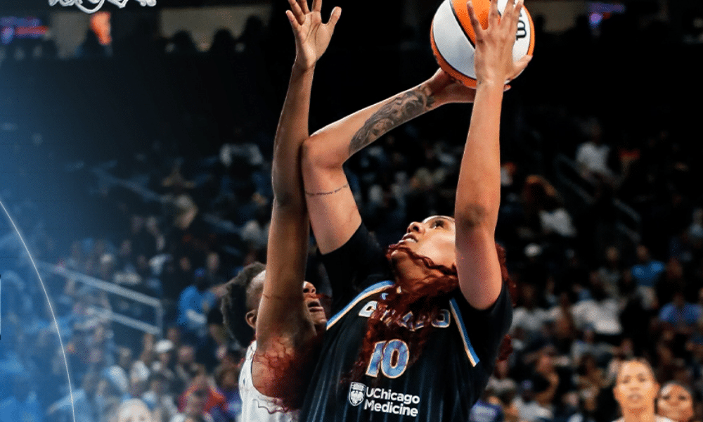 Kamilla Cardoso no duelo entre Chicago Skye e Phoenix Mercury na WNBA