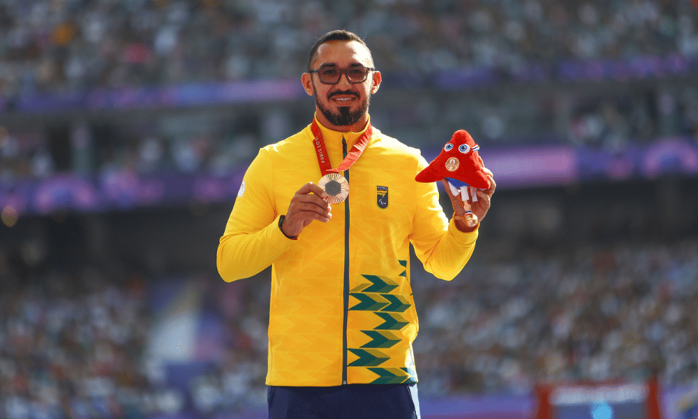 Cícero Nobre na cerimônia de premiação dos Jogos Paralímpicos de Paris-2024