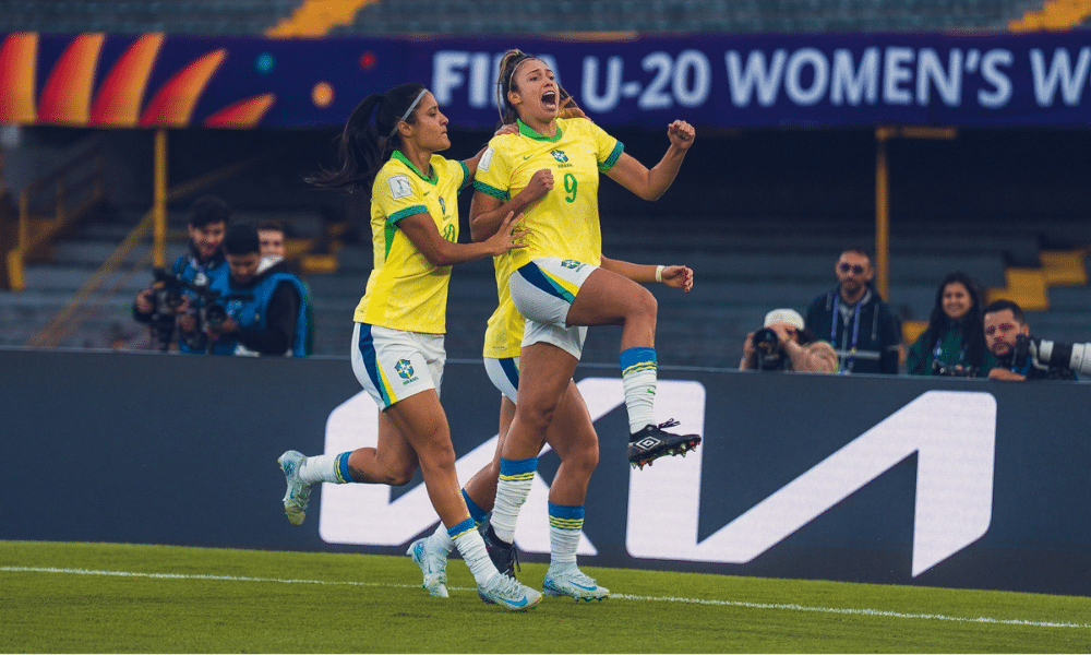 Comemoração das jogadoras do Brasil em um dos gols na vitória sobre Camarões, válida pelo Mundial Sub-20 (Fabio Souza/CBF)