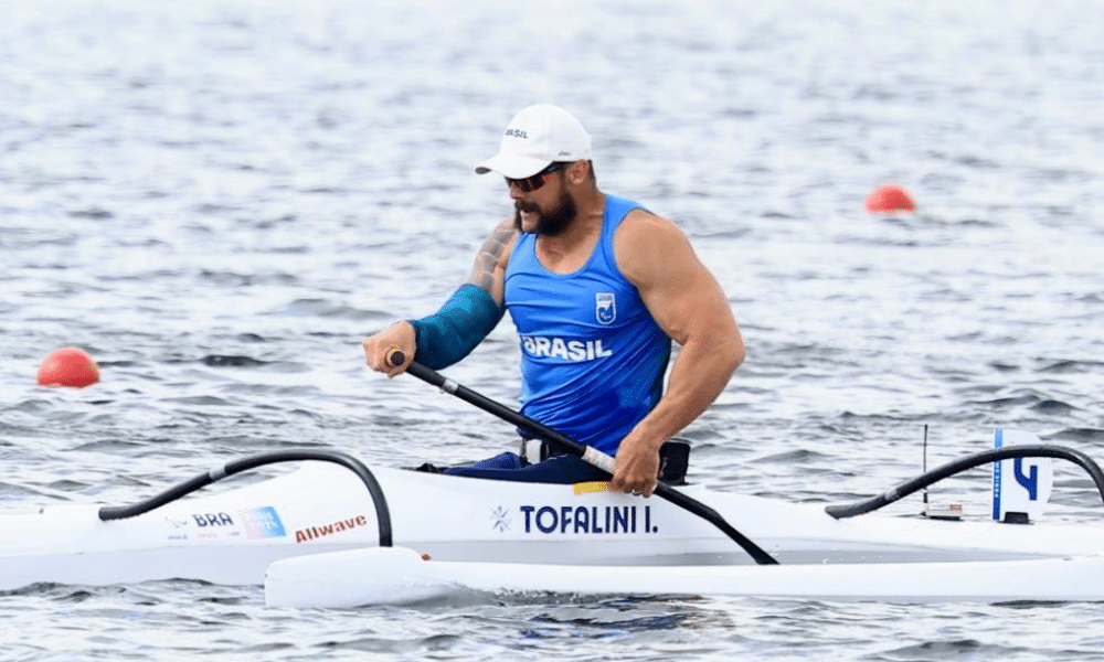 Igor Tofalini em ação na paracanoagem dos Jogos Paralímpicos de Paris-2024 Copa Brasil de paracanoagem curitiba