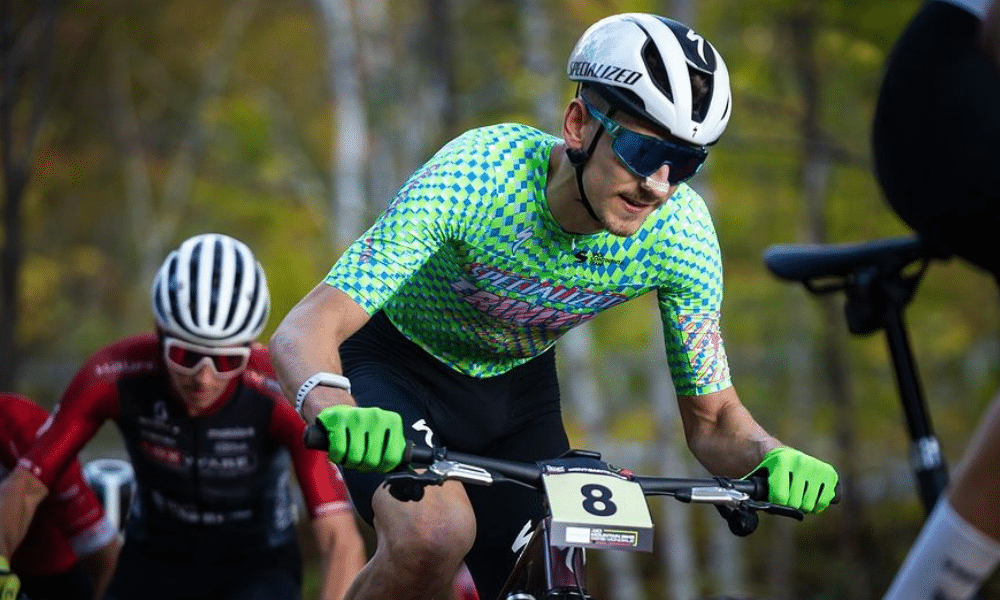 Alex Malacarne em ação na etapa de Mont-Sainte-Anne da Copa do Mundo de ciclismo mountain bike Mundial de mountain bike short track