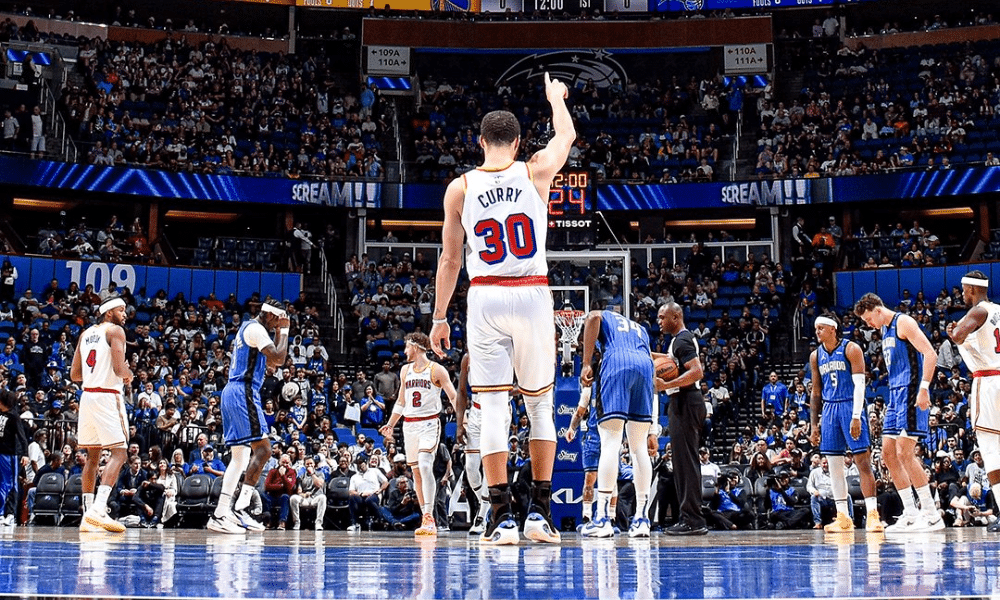 Stephen Curry em partida de Warrions contra o Magic pela NBA