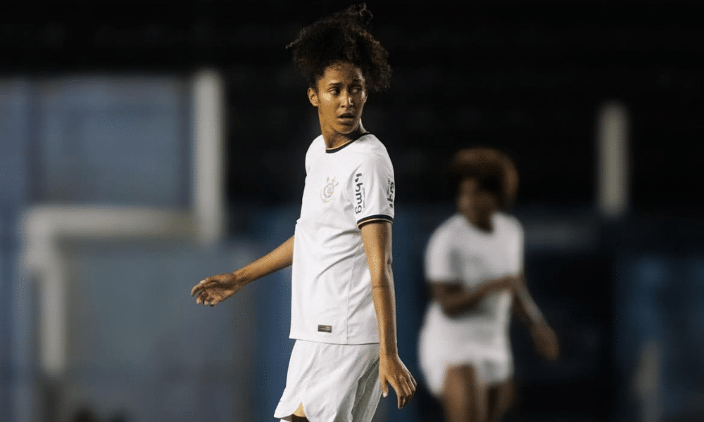 Gi Fernadnes com a camisa do Corinthians