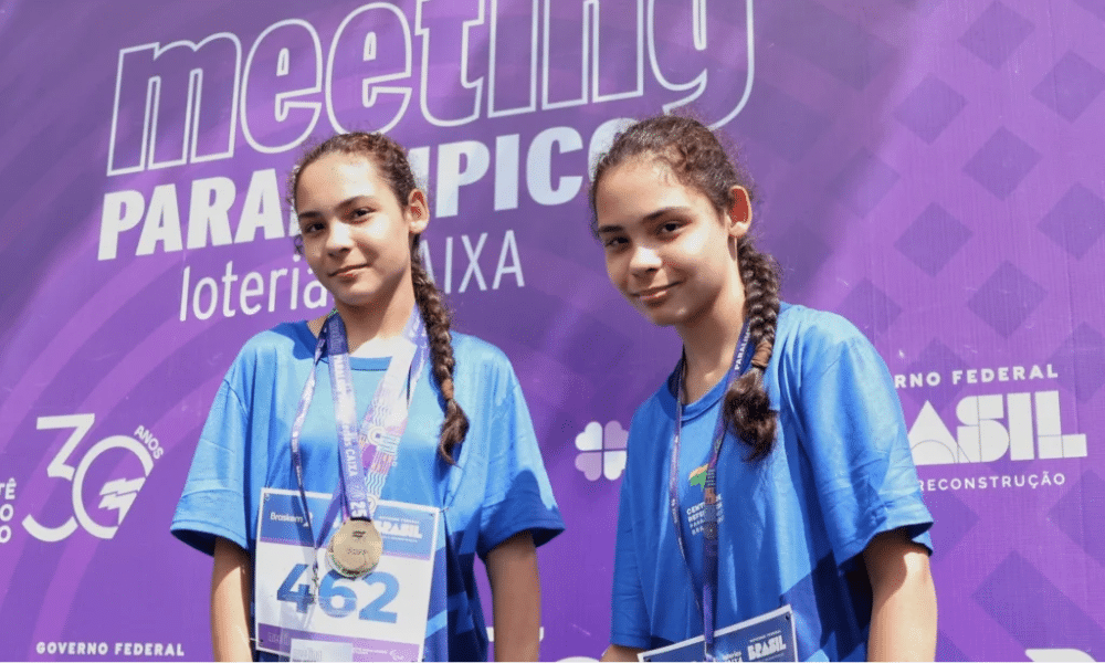 As irmãs Ana Luiza (à esq.) e Ana Júlia Macário Rosa, que participaram de provas de atletismo no Meeting Paralímpico Loterias Caixa de Florianópolis