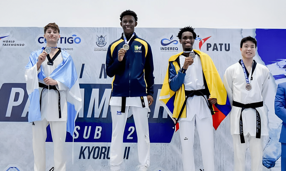 Henrique Marques no pódio em prova no México. Ele vai competir em Assunção-2025 no taekwondo