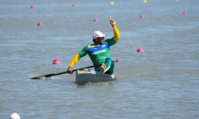 Isaquias Queiroz conquistou a medalha de ouro do C1 500 m na Copa do Mundo de Szeged de canoagem velocidade