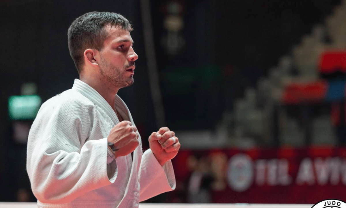 Mundial de Judô 2025: Daniel Cargnin comemora após vencer japonês nas quartas de final