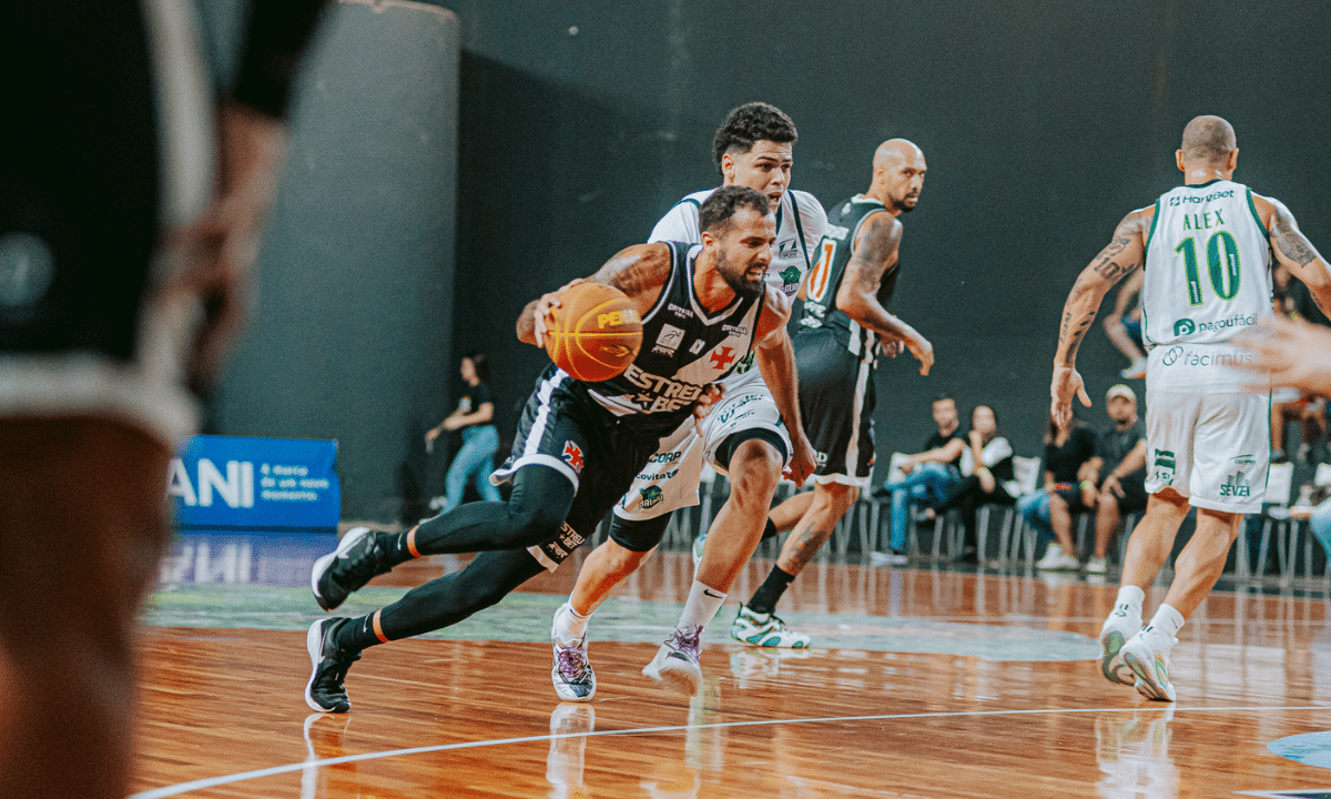 Matheus Eugeniusz jogará no Bauru Basket na nova temporada do NBB