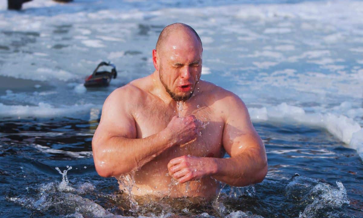 O que é cold plunge e por que os atletas estão aderindo
