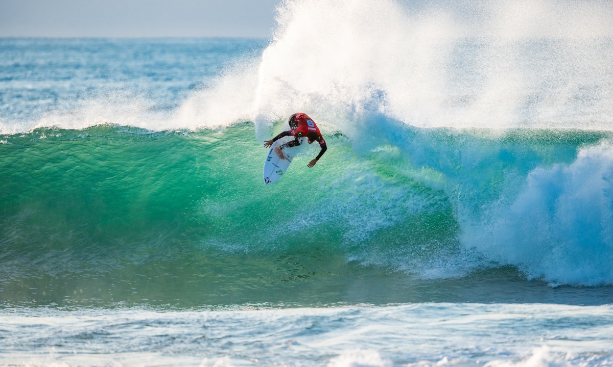 Yago Dora semifinalista na etapa de Jeffreys Bay da WSL