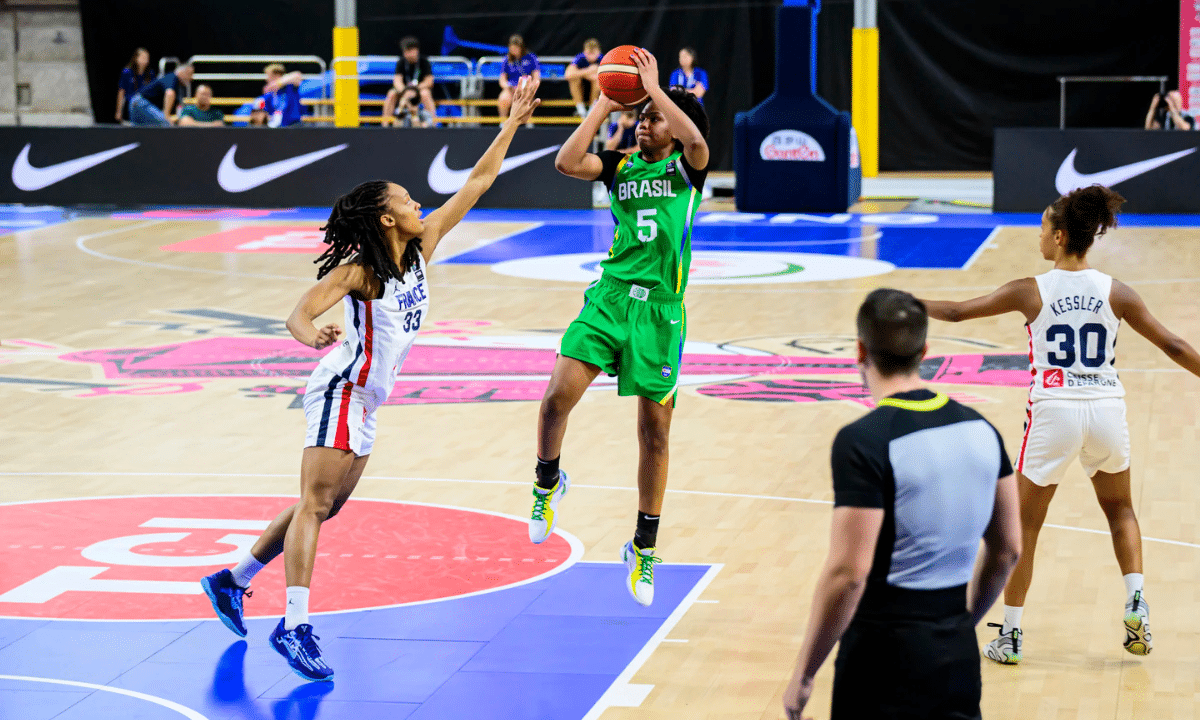 Ayla McDowell foi a cestinha do Brasil no jogo contra a França na Copa do Mundo Sub-19 de basquete feminino