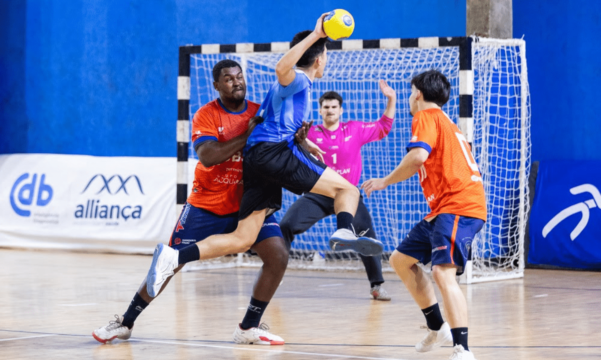 Pinheiros e Itajaí se enfrentam no Brasileiro Júnior de handebol