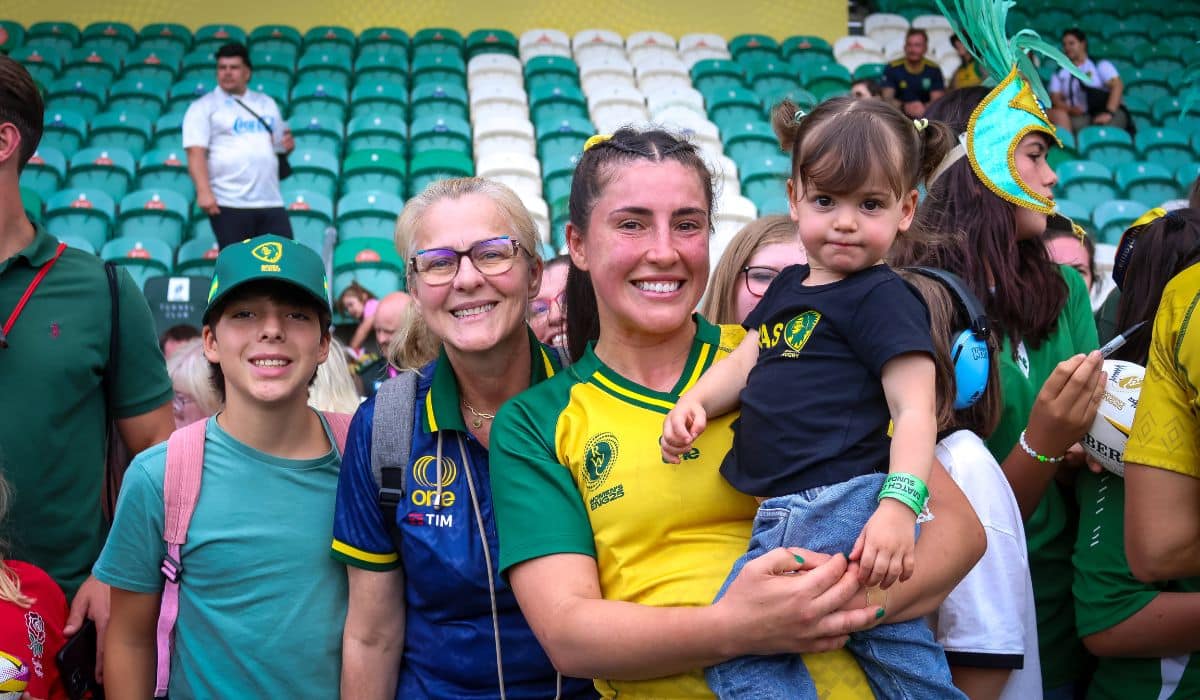 Larissa Henwood, a única mãe entre as 32 jogadoras do Brasil que disputam a Copa do Mundo de rúgbi XV