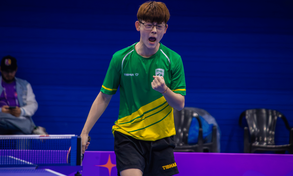 Leonardo Iizuka comemora e grita nos Jogos Pan-Americanos Júnior Assunção-2025 campeão Youth Contender Senec