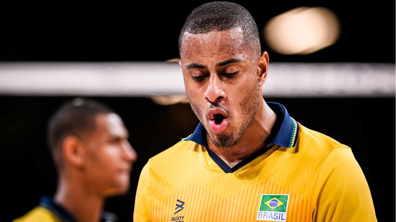 Lucarelli é o capitão da seleção brasileira que enfrenta a Polônia na semifinal da Liga das Nações (VNL)