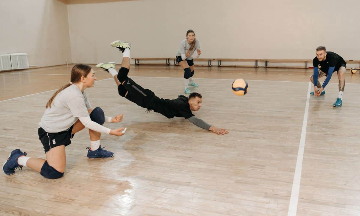 Treino funcional inspirado no vôlei- saltos e agilidade