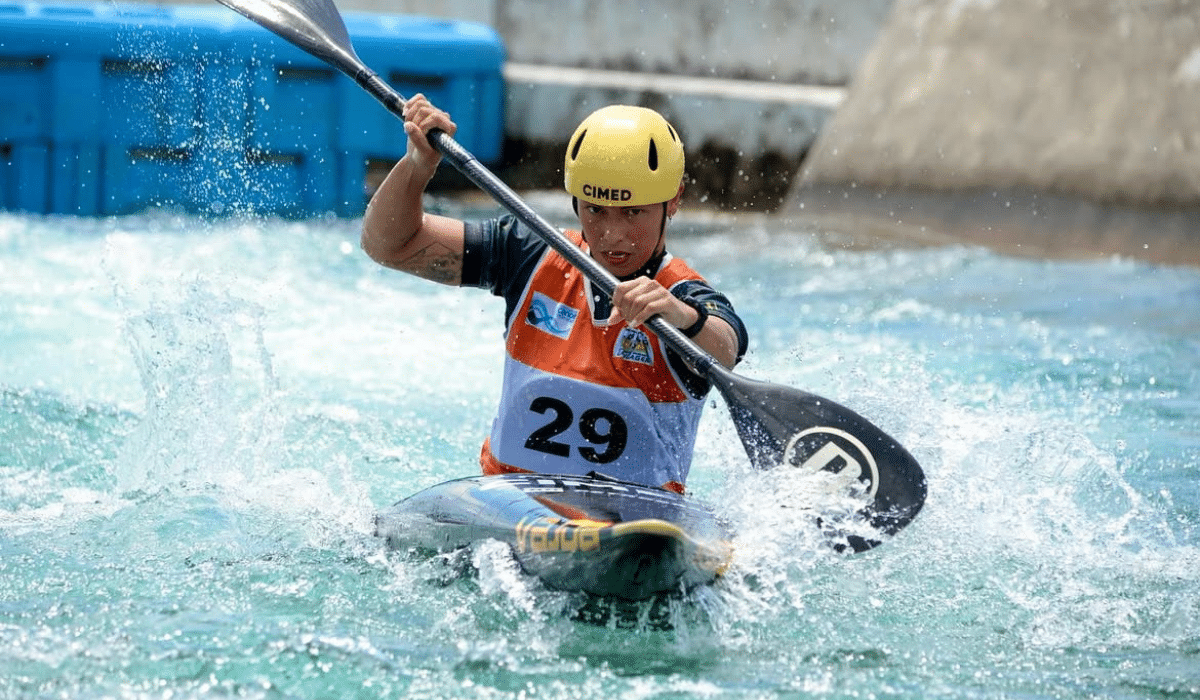Ana Sátila, da Canoagem Slalom, em ação etapa de tacen da copa do mundo da canoagem slalom k1 caiaque