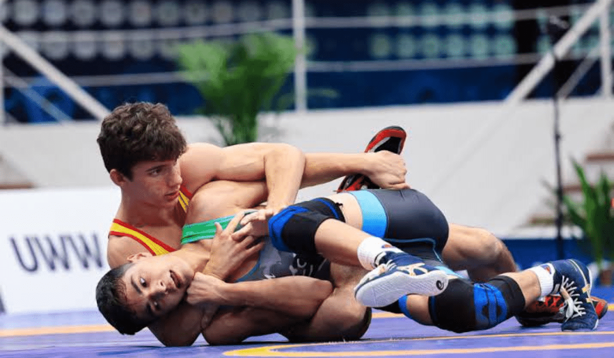 Caio Aron em ação com a seleção brasileira de Wrestling