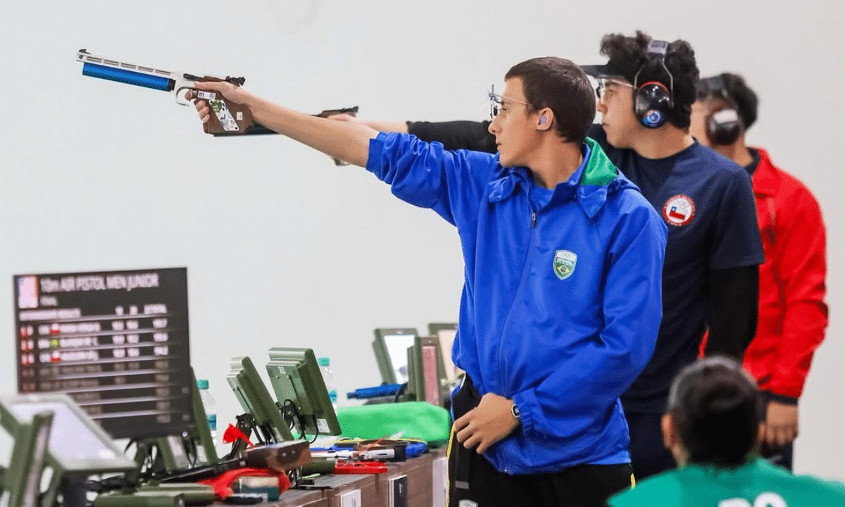 Caio de Almeida conquista a prata no tiro esportivo Pan Júnior