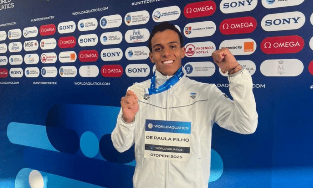 Lucio Flavio de Paula vice-campeão mundial júnior de natação nos 10o mborboleta medalha de prata