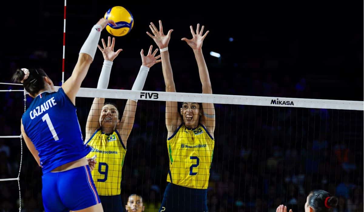 A ponteira e capitã Lucille Cazaute é uma das maiores armas da França para o confronto contra o Brasil (Volleyball World)