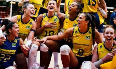 Brasileiras comemoram a vitória sobre a França e projetam a semifinal contra a Itália no Mundial de vôlei feminino