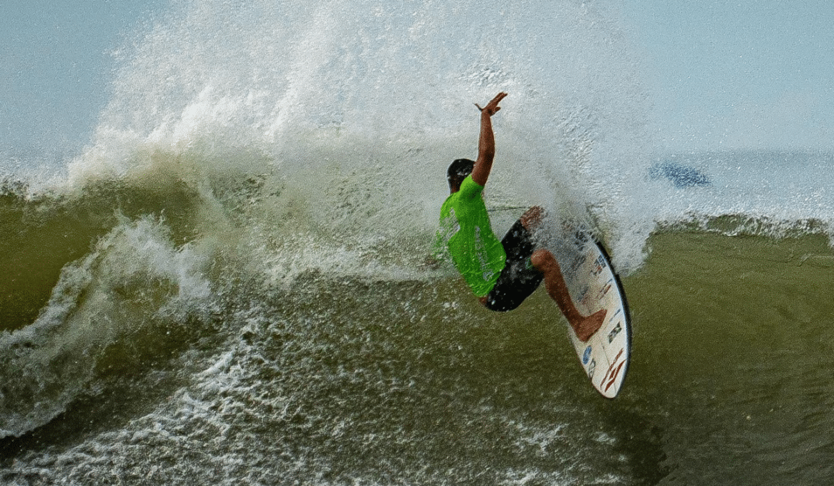 Douglas Silva, surfe, isa games