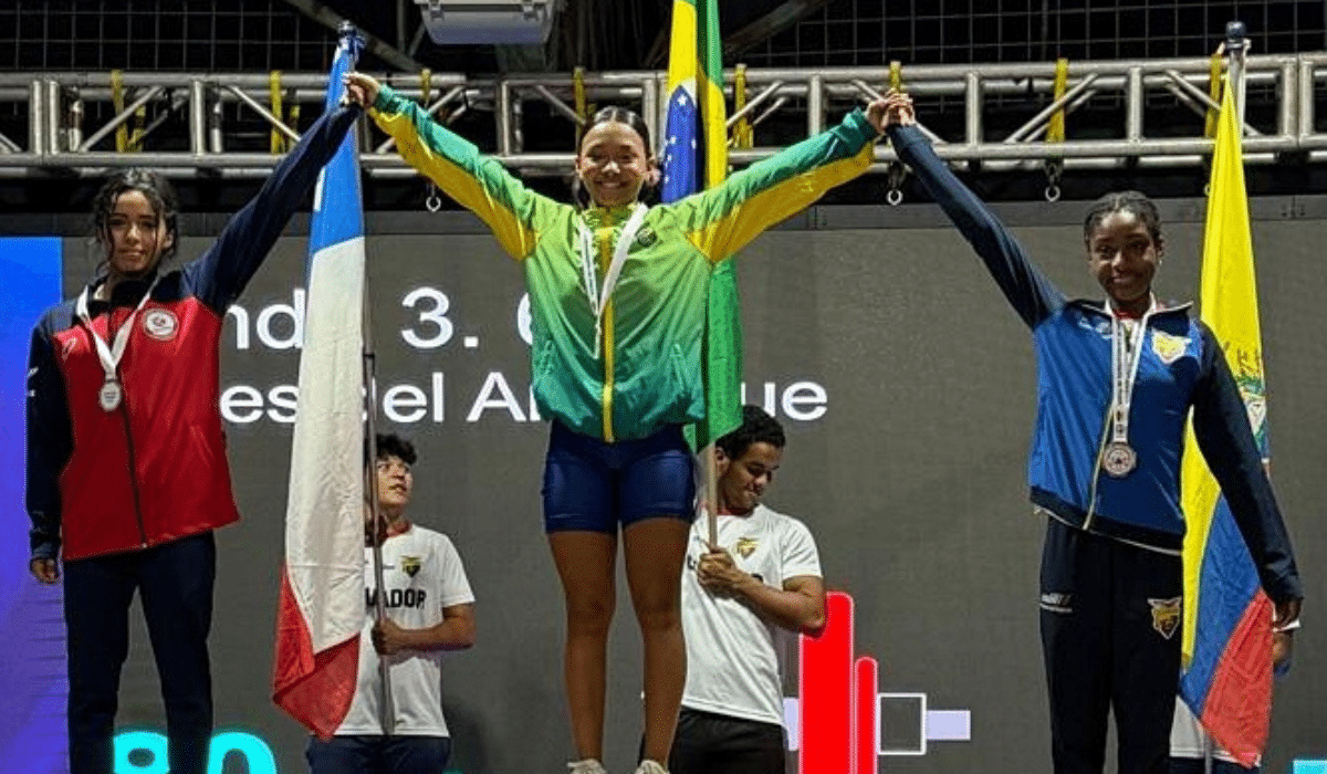 Brasileira Isanelly Cristina conquista seis medalhas na abertura do Sul-Americano de Levantamento de Pesos em Guayaquil