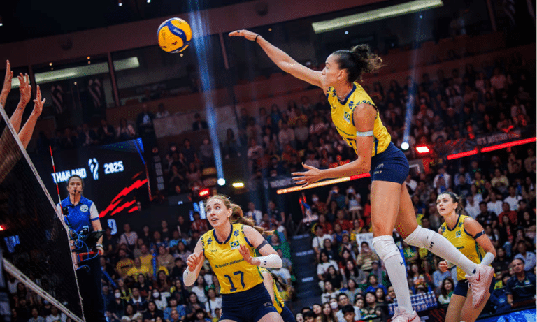 Gabi no jogo entre Brasil e Itália na semifinal do Mundial de vôlei feminino 2025 Sul-Americano de vôlei 2026