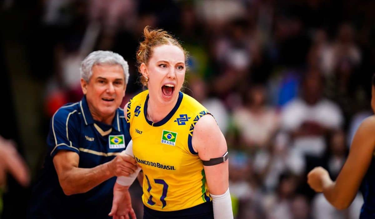 Júlia Bergmann foi a maior pontuadora da vitória do Brasil sobre a França nas quartas de final do Mundial de vôlei feminino