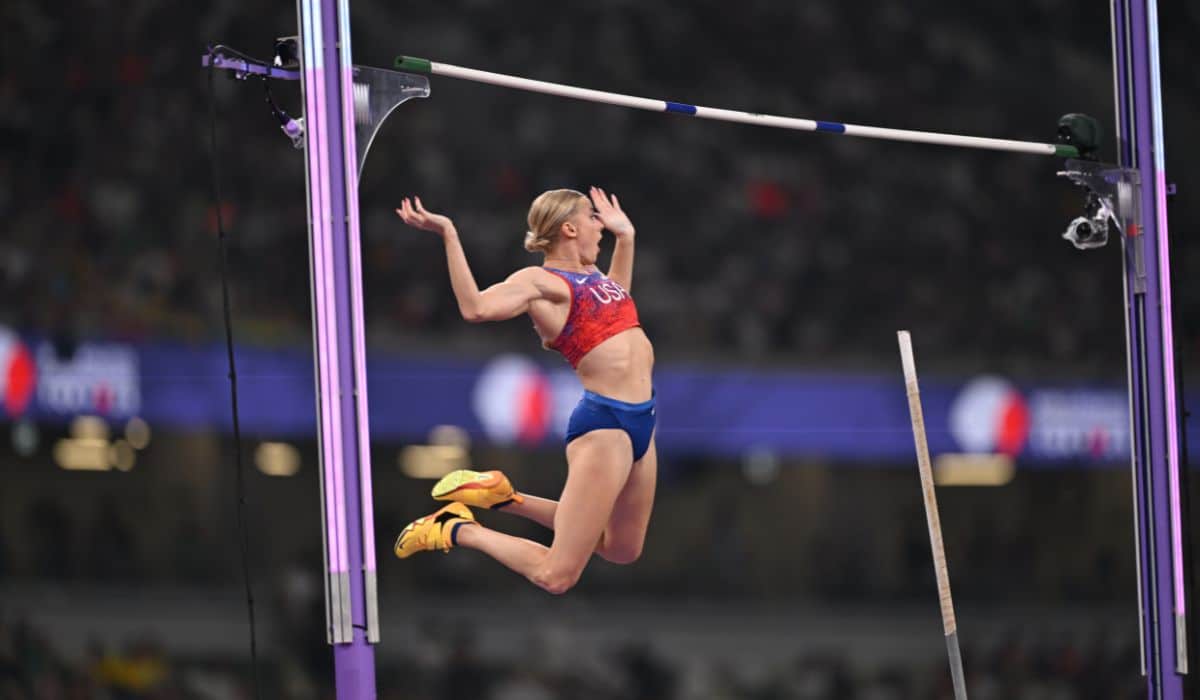 Katie Moon liderou a dobradinha dos Estados Unidos no salto com vara com a medalha de ouro no Mundial de atletismo