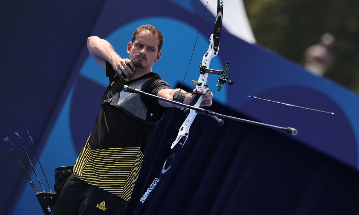 Marcus D'Almeida na briga pelo título do Campeonato Mundial 2025 do tiro com arco (Foto: Miriam Jeske/COB)