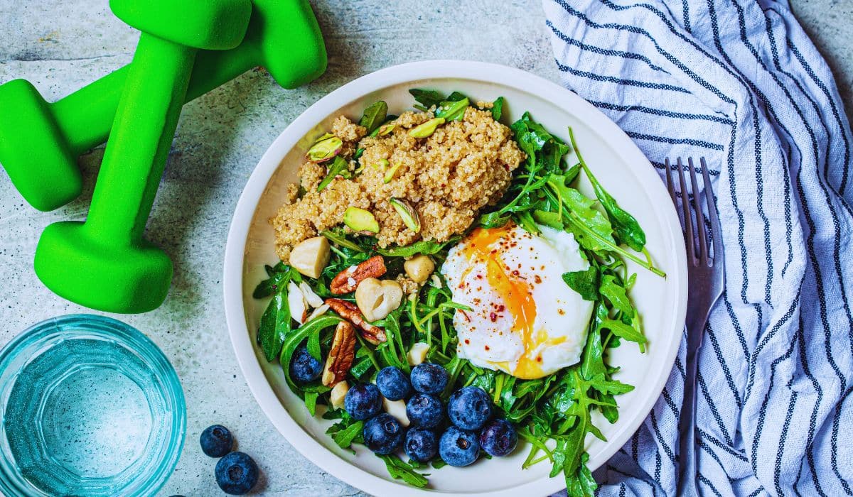 O que comer antes e depois de treinar para ter mais energia