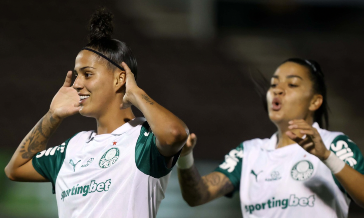 Amanda Gutierres fez dois gols na vitória do Palmeiras pelo Paulista Feminino diante da Ferroviária