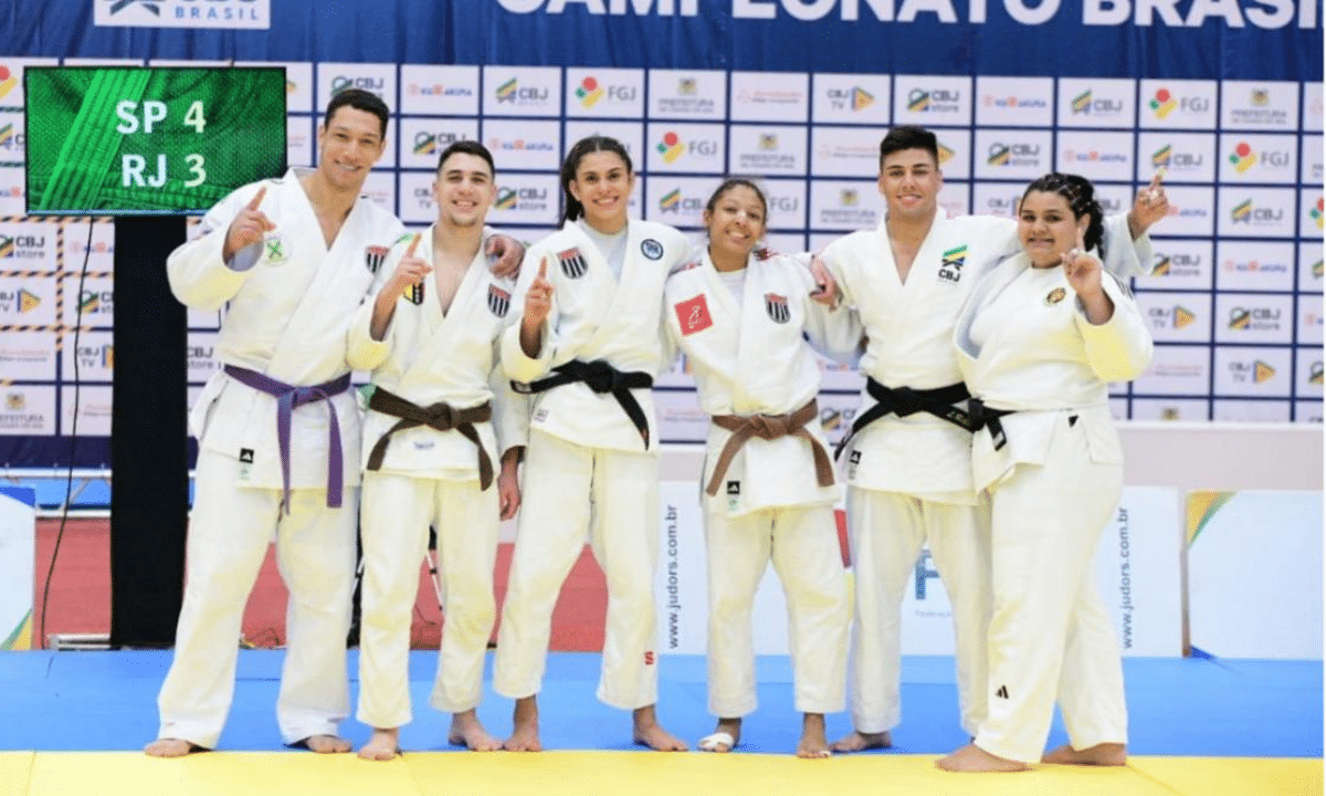 Equipe de São Paulo no campeonato brasileiro júnior de judô