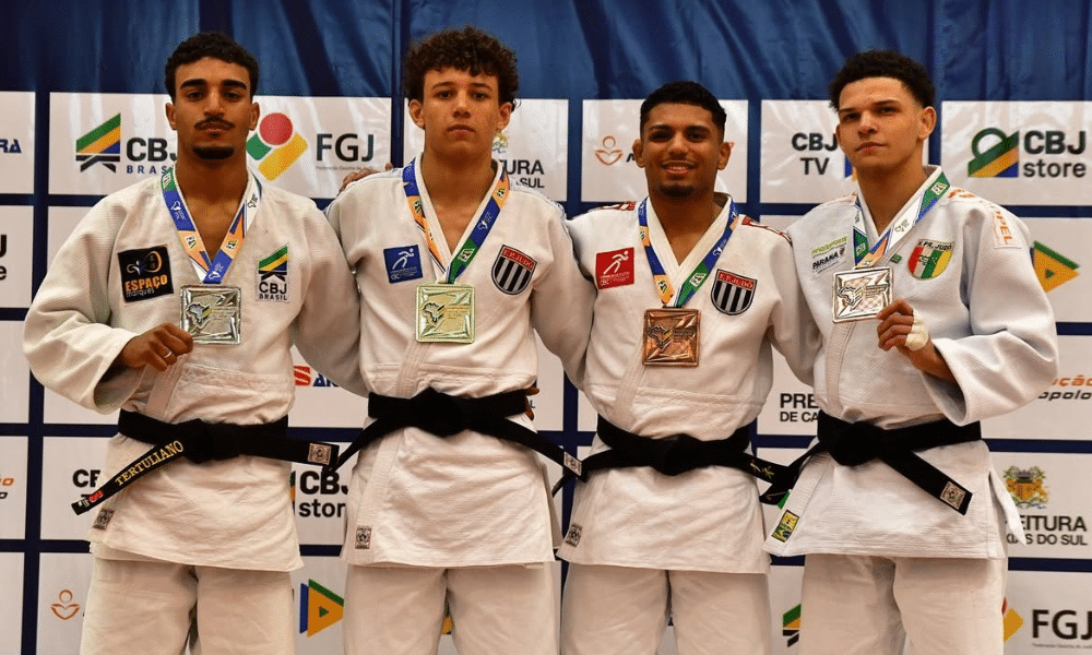 No masculino, Bruno Nóbrega (SP) venceu a categoria meio-leve (-66kg) e também valorizou a conquista