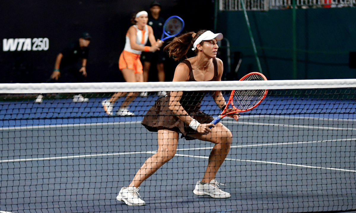 Luisa Stefani e Timea Babos no SP Open WTA 1000 de Pequim WTA 1000 de Wuhan