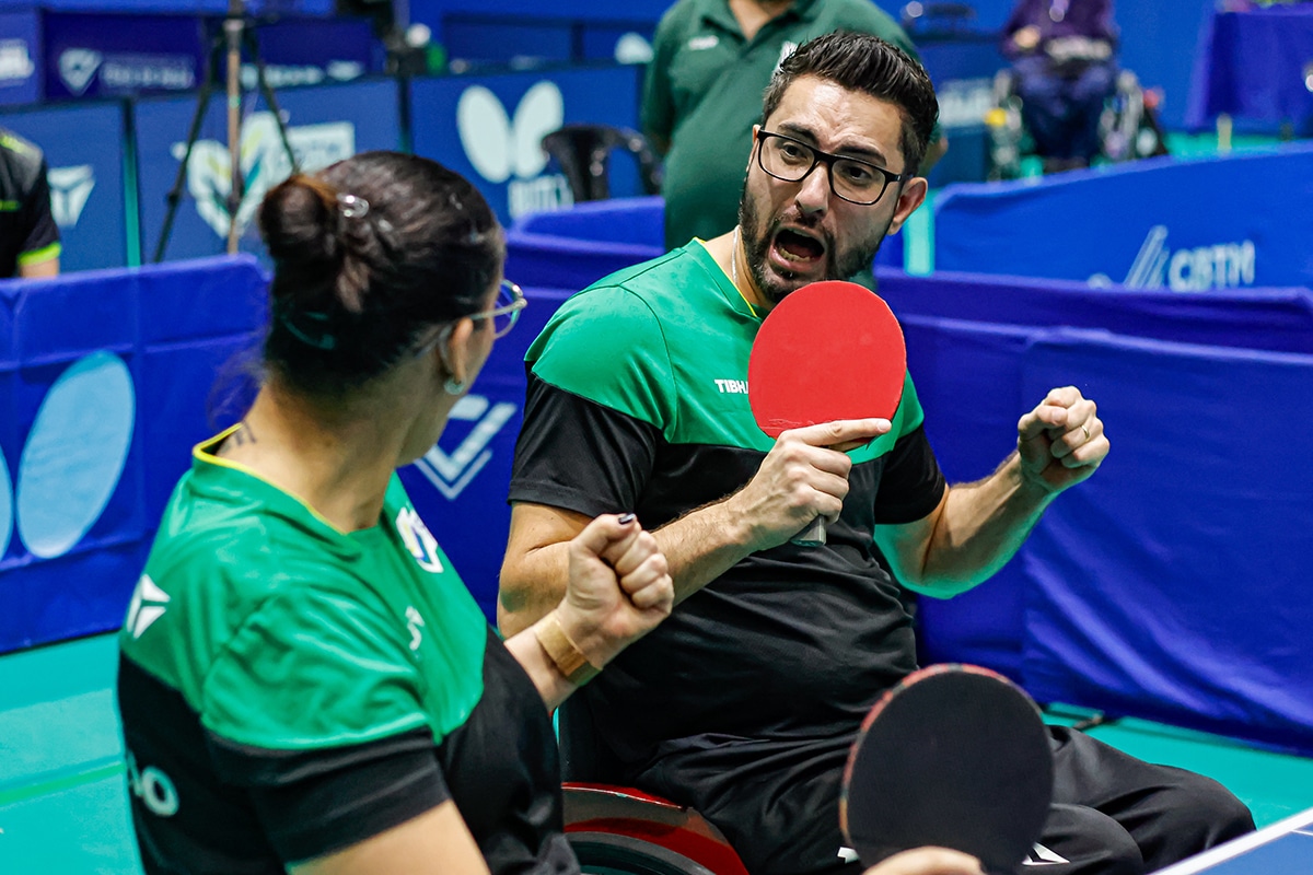 Na imagem, Thais Severo e Fábio Silva comemorando a conquista do Parapan e manutenção do ranking.