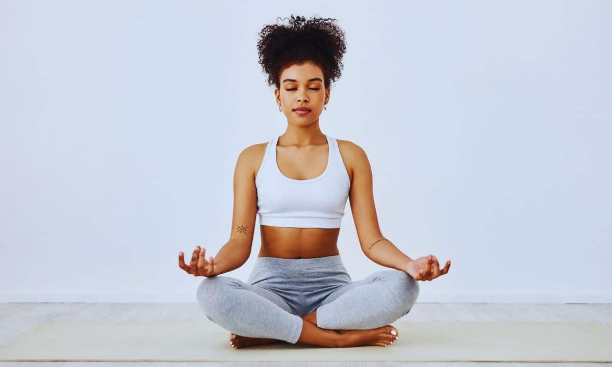 Como meditar em 5 minutos e aumentar sua concentração nos treinos