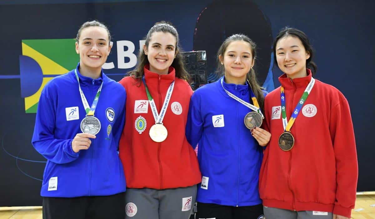 Karina Trois é campeã do sabre feminino no Torneio Nacional Cidade do Rio de Janeiro
