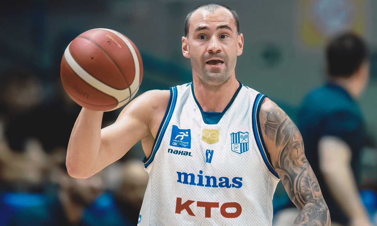 Arengo foi decisivo com cesta faltando quatro segundos em vitória do Minas pelo NBB (Foto: Hedgard Moraes/MTC)
