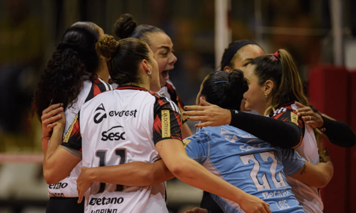 Sesc Flamengo domina clássico e garante decisão do Carioca de Vôlei em casa!
