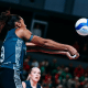 Kisy em quadra pelo Lokomotiv Kaliningrado nA Superliga Russa de vôlei feminino