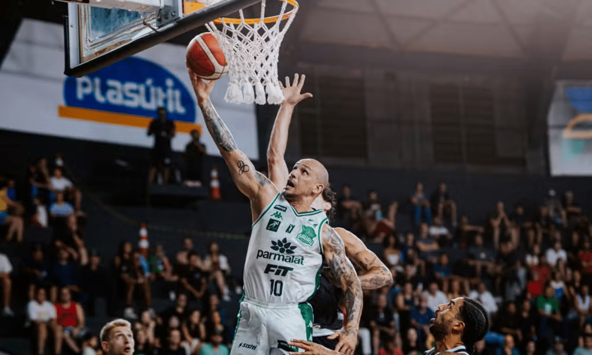 Alex comanda virada dramática do Bauru contra o Botafogo no NBB