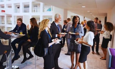 Como evitar exageros alimentares em eventos sociais
