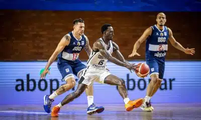 Na imagem, Elijah Clark, que foi o maior pontuador do Corinthians na derrota na Sul-Americana.